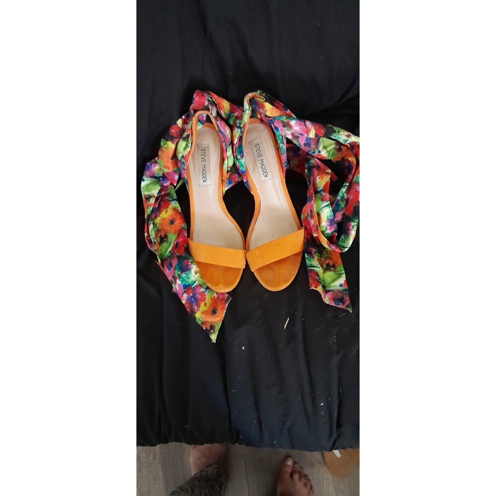Steve Madden Orange Stilet With Lace Up Leg Ribbon. Size 7.5m.
